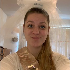 Meet your Posher, Caroline